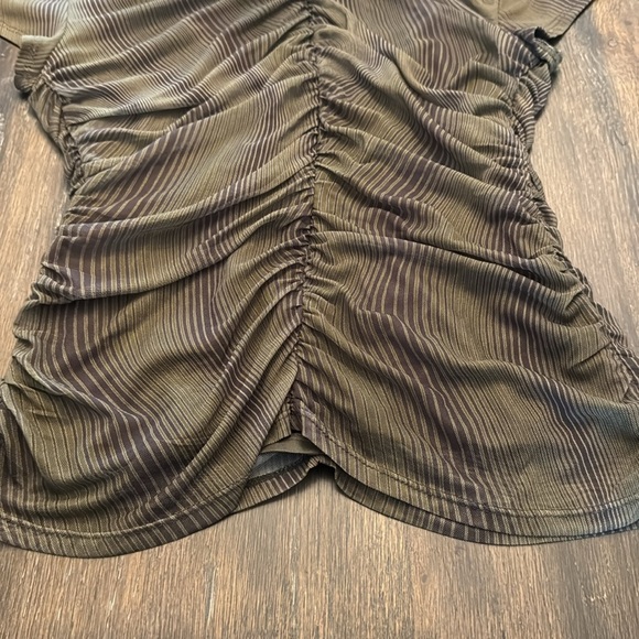 🟠 ZARA SHORT SLEEVE RUCHED TOP SIZE LARGE - Picture 3 of 6